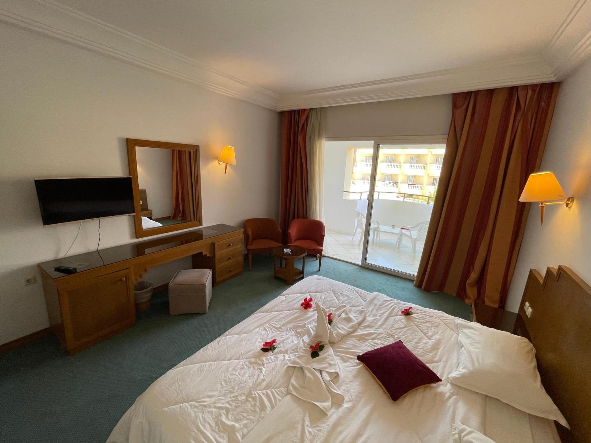 Marina Palace Yasmine Екстериор снимка