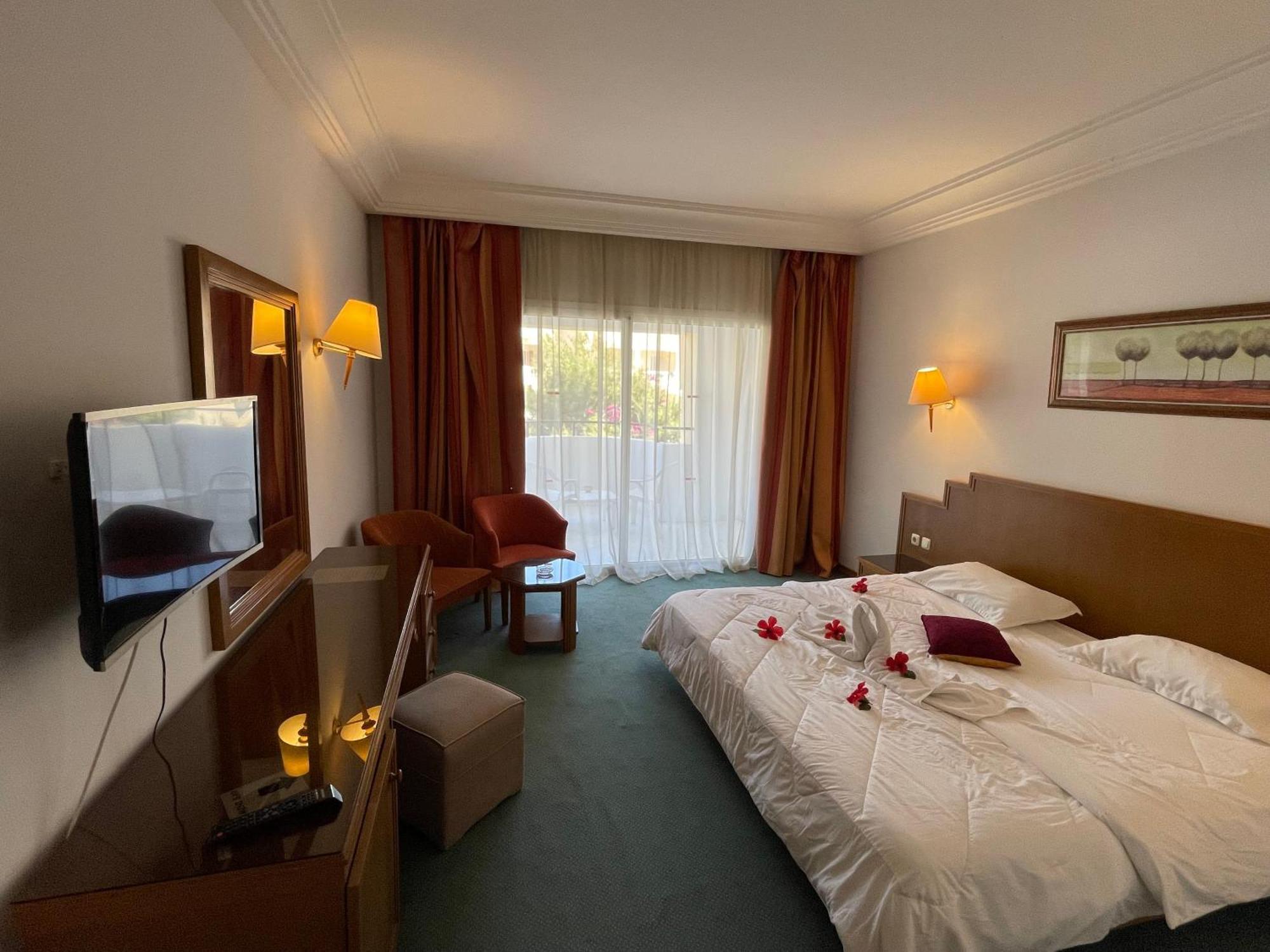 Marina Palace Yasmine Екстериор снимка