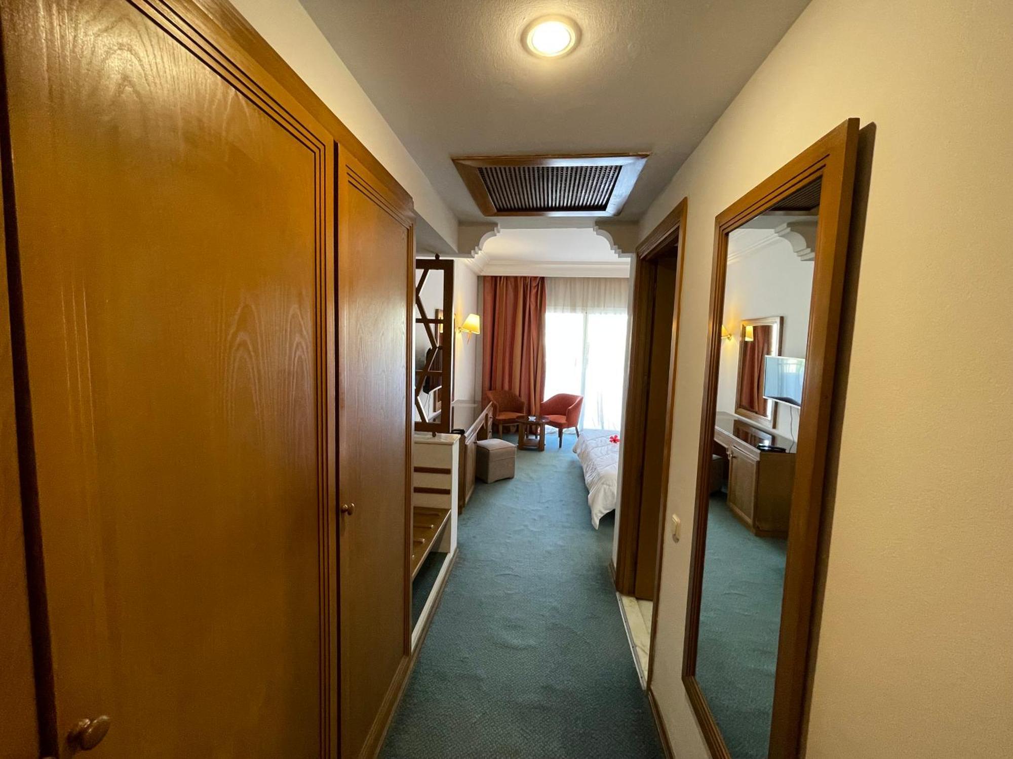 Marina Palace Yasmine Екстериор снимка