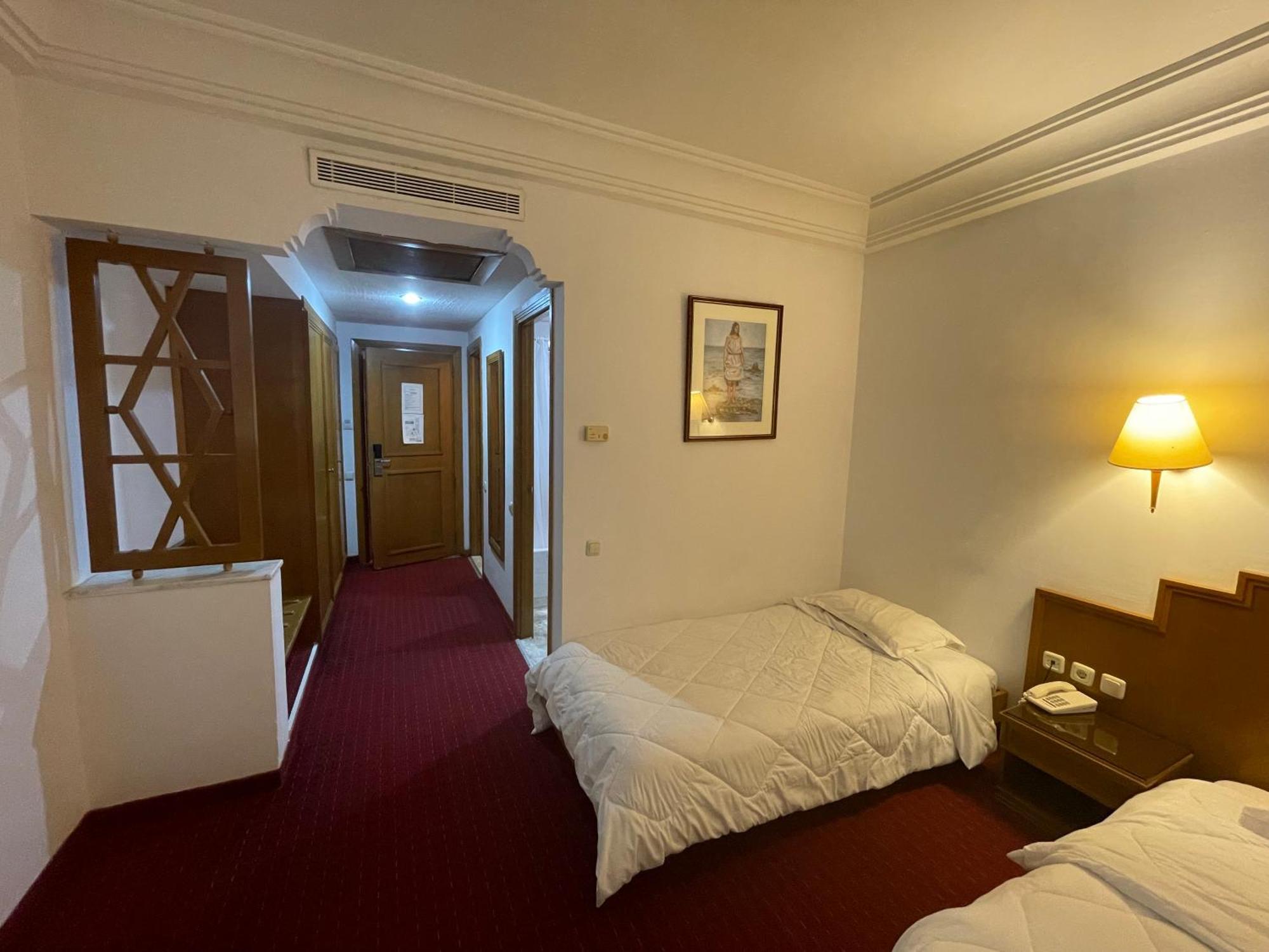 Marina Palace Yasmine Стая снимка