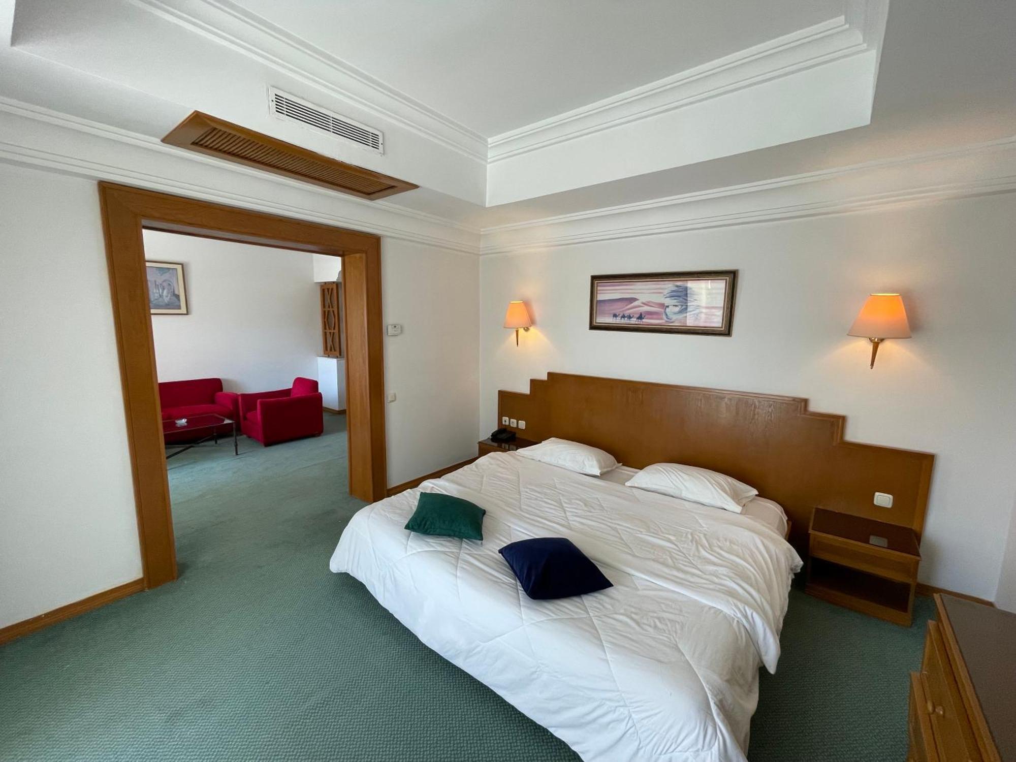 Marina Palace Yasmine Екстериор снимка