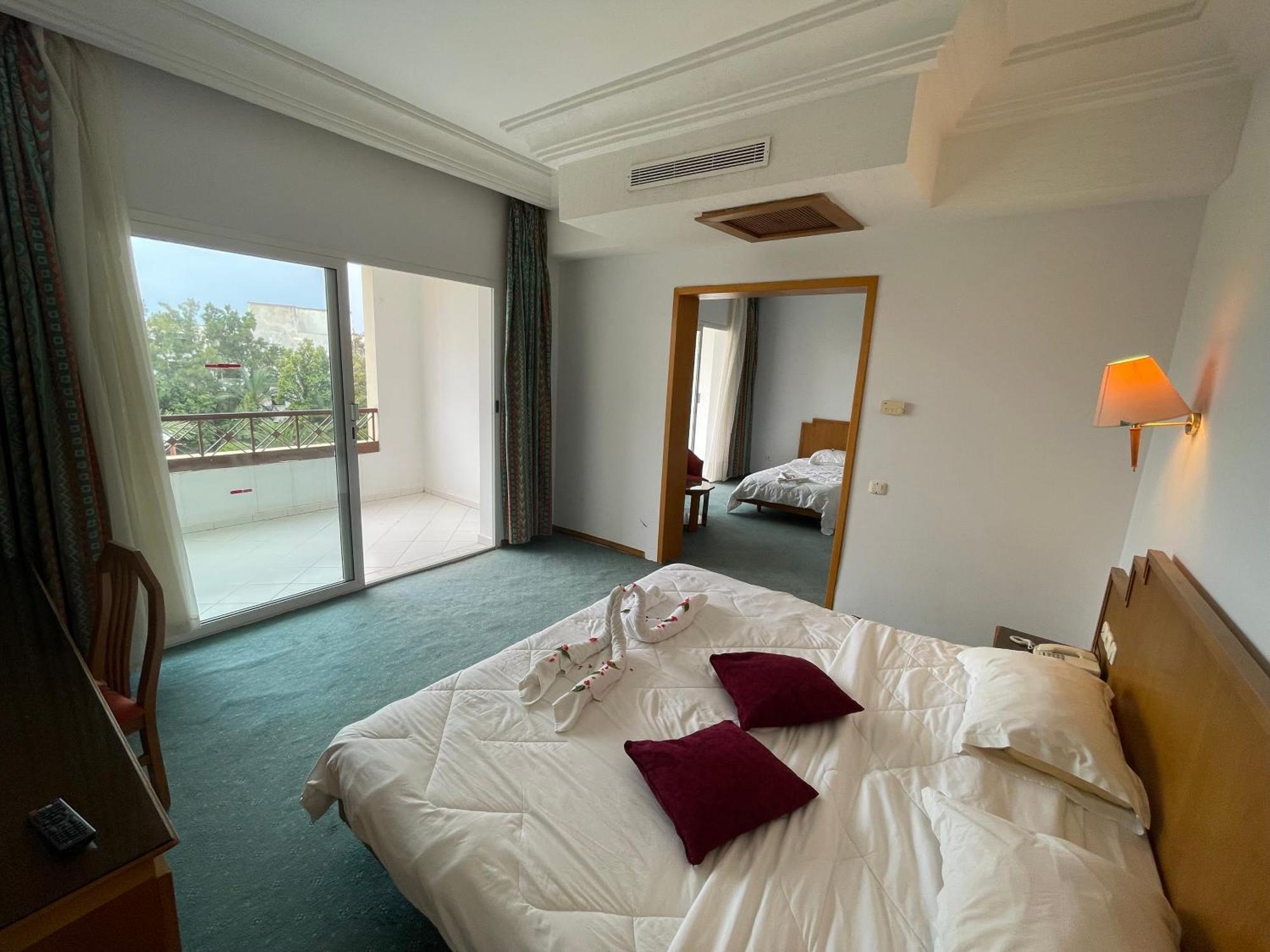 Marina Palace Yasmine Екстериор снимка