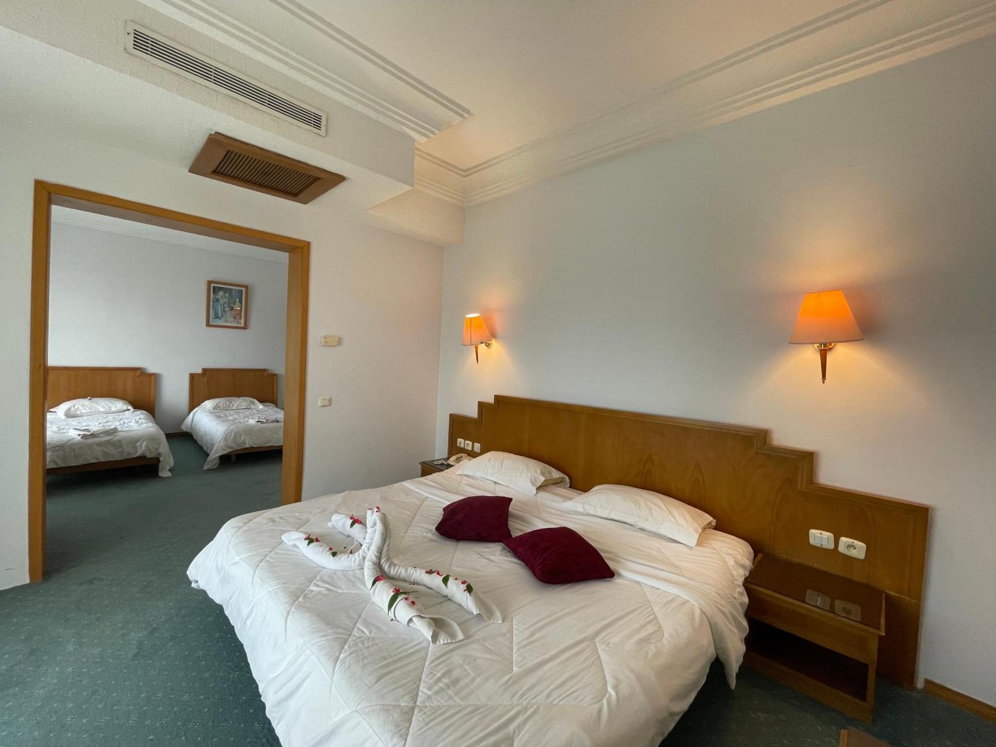 Marina Palace Yasmine Стая снимка