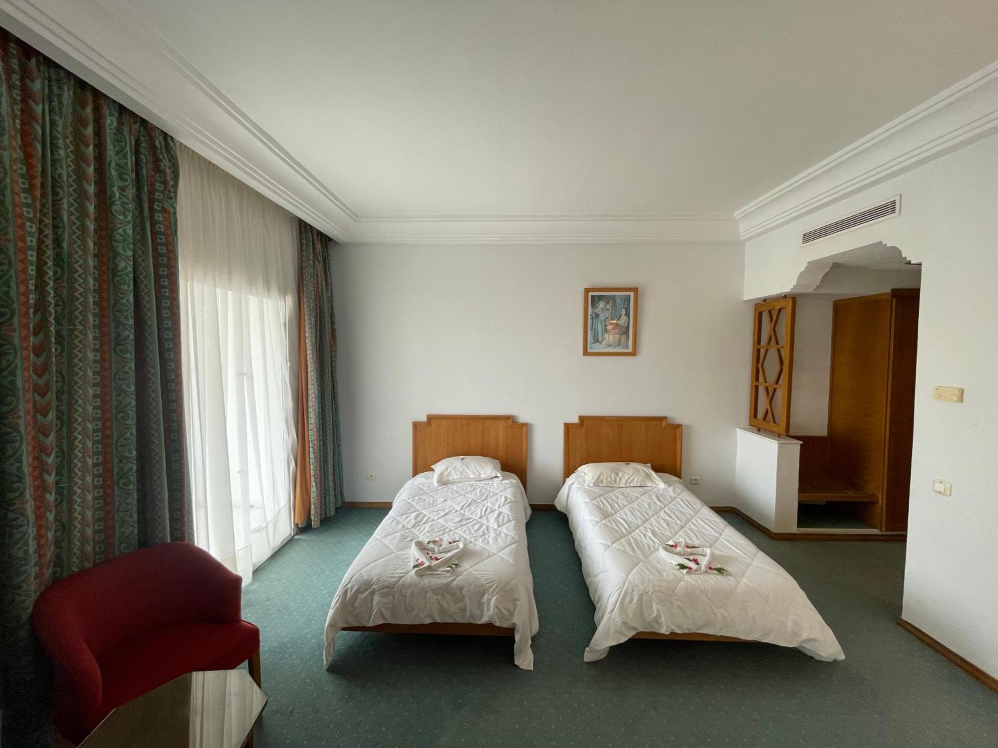 Marina Palace Yasmine Стая снимка