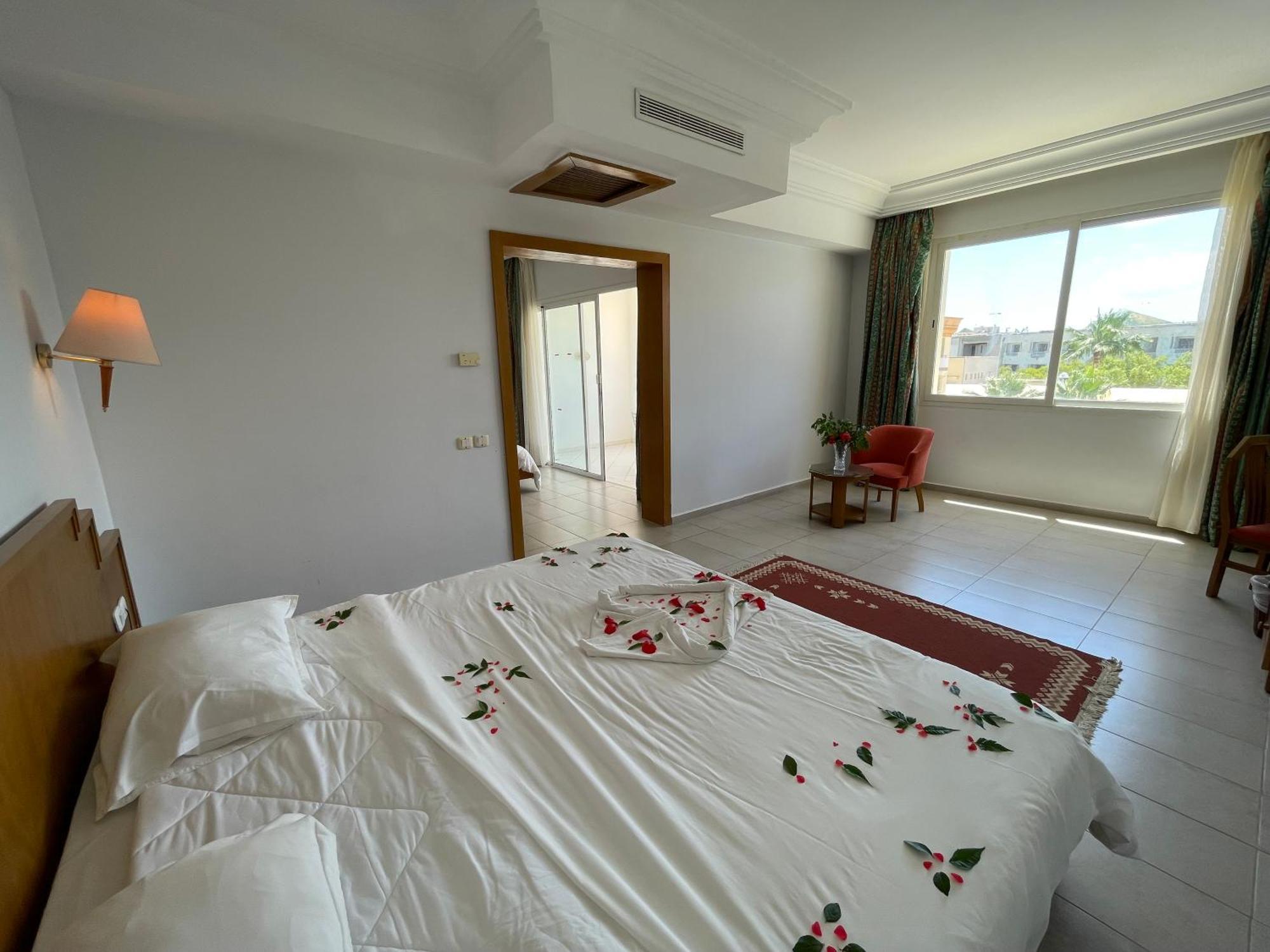 Marina Palace Yasmine Стая снимка
